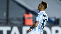GRACIAS, TORO. Lautaro se va de Racing como un pequeño ídolo.