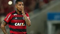 BLOOPER DIVERTIDO. A Paolo Guerrero le sobrepasan las muestras de apoyo antes de Rusia 2018 (Foto: Getty).