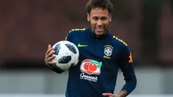 Neymar entrena pensando en Rusia
