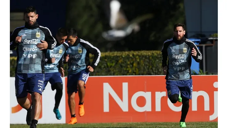 Messi entrena con la mira en Rusia
