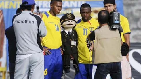 Respect: Antonio Valencia visitó la tumba de Chucho Benítez
