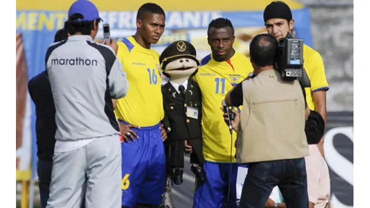 Respect: Antonio Valencia visitó la tumba de Chucho Benítez