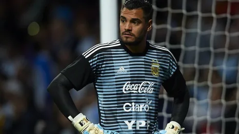 AFUERA. Sergio Romero quedaría afuera de la Selección Argentina por una lesión en la rodilla (Foto: Getty).
