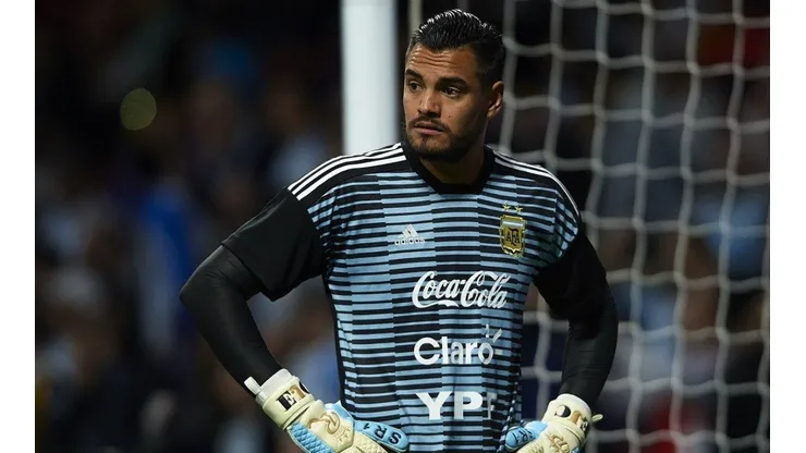 AFUERA. Sergio Romero quedaría afuera de la Selección Argentina por una lesión en la rodilla (Foto: Getty).
