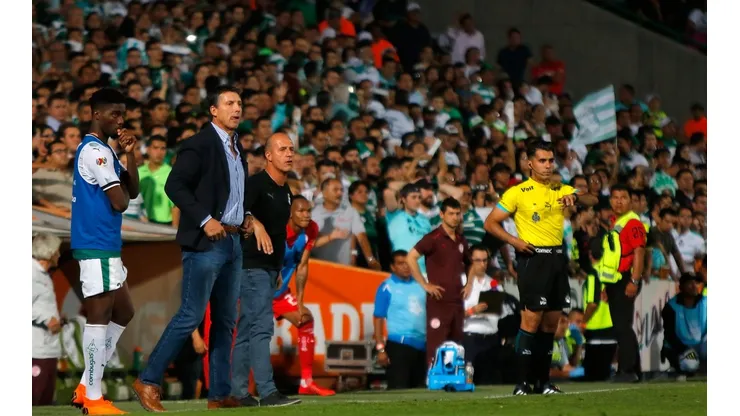 El entrenador festejó su primer título en la Liga MX. (Jam Media)