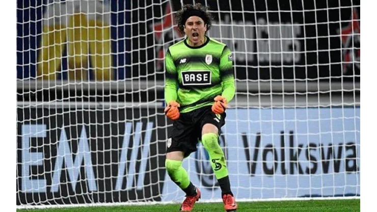 Fans del América apoyaron a Memo Ochoa desde Bélgica