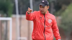 Ignacio Ambriz aventaja en carrera por el banquillo de Lobos BUAP