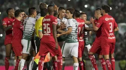 Agreden autobús de Toluca