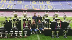 Iniesta posó en el Camp Nou con todos los títulos que ganó