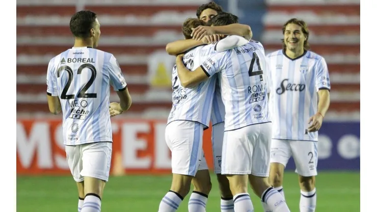 FESTEJA EL DECANO. Atlético Tucuman sumó una clasificación histórica por la Copa Libertadores.