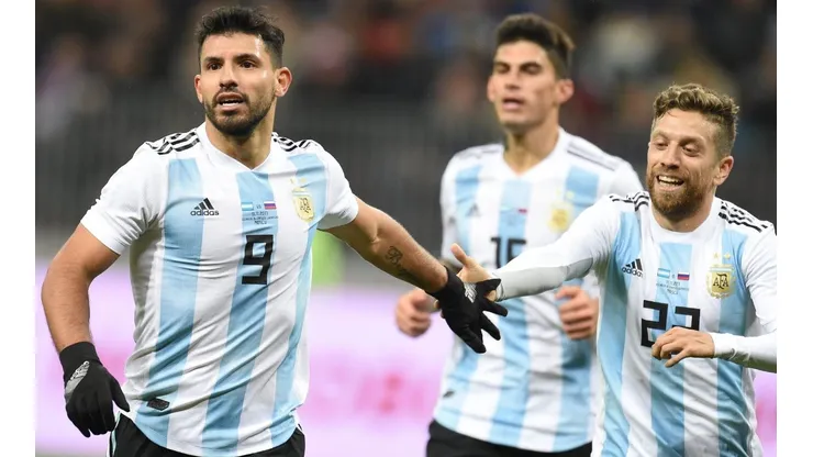 ¡ERAN OTROS TIEMPOS! Papu y Kun, juntos en la Selección.