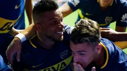 FELICIDAD CAFETERA. Fabra festeja junto a Pavón en La Bombonera un gol de Boca (Foto: Getty).