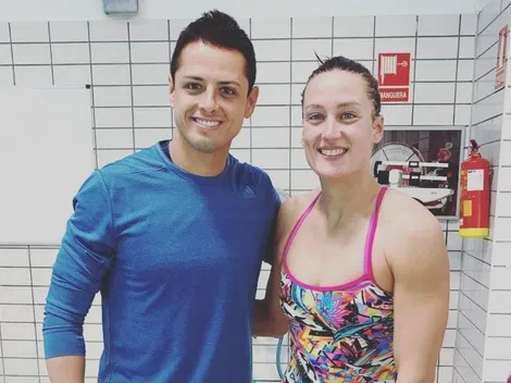 Chicharito como fan: pidió una foto a una nadadora española y tuvo suerte