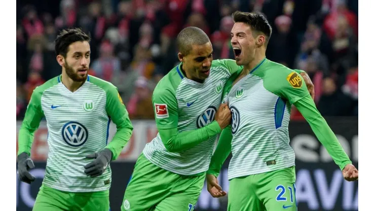 En medio Daniel Didavi, goleador de Wolfsburg en la Bundesliga.