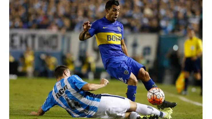 Carlitos jugando contra Racing