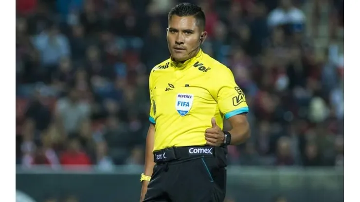 Asignan al árbitro para la final de ida de Liga MX entre Santos y Toluca