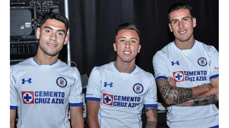 Chilenos serían los primeros 'cortados' por Cruz Azul