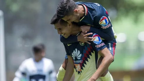 Festejo de jugadores América en semifinales contra Pumas.