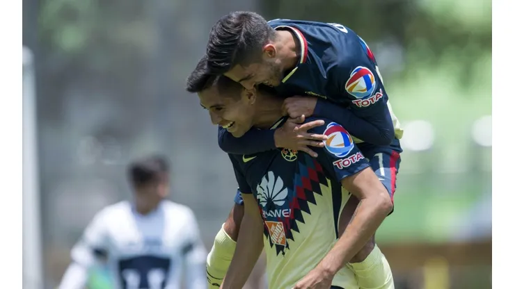 Festejo de jugadores América en semifinales contra Pumas.