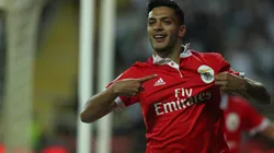 Raúl Jiménez quiere seguir en Benfica