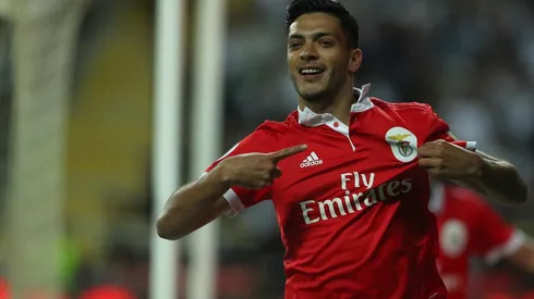 Raúl Jiménez quiere seguir en Benfica
