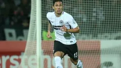 Eintracht Frankfurt adquirió a Carlos Salcedo de forma definitiva