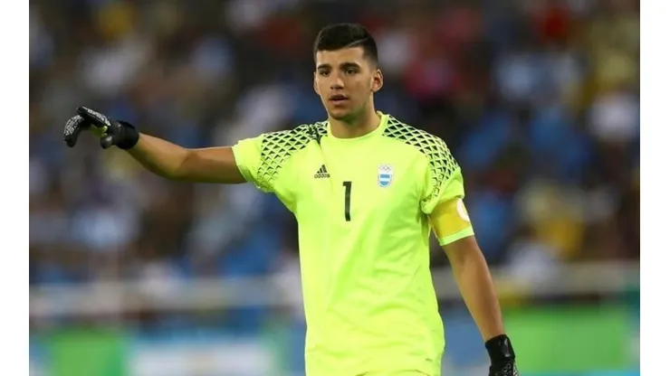 Gerónimo Rulli en el arco del seleccionado argentino.