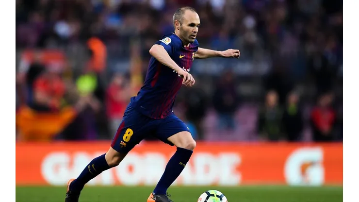 El Barcelona pone a la venta una camiseta en homenaje a Iniesta