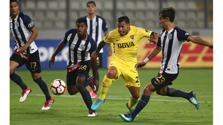 Para Tévez "es un doble fracaso si gana Palmeiras y Boca no puede con Alianza"