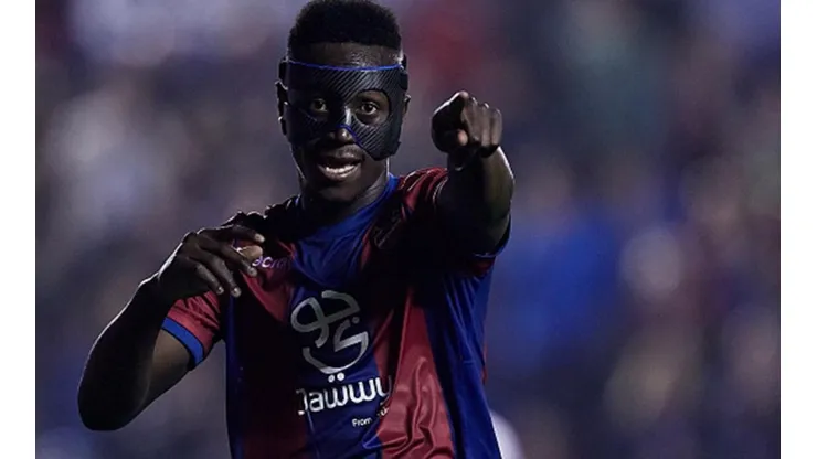 Boateng hizo un homenaje a Messi en el Levante vs Barcelona