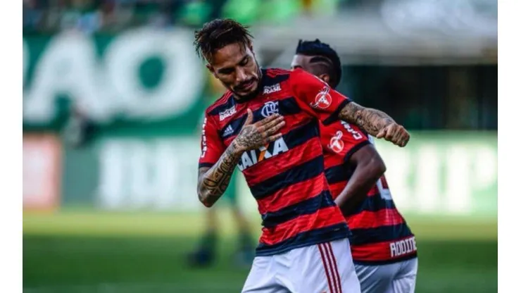 'GRITALO, PAOLO! Guerrero, de cabeza, puso el 2 a 0 para su equipo.
