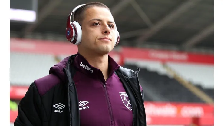 RUMBO A LA BANCA. Javier Hernández es duda para el último partido de la temporada del West Ham (Foto: Getty).