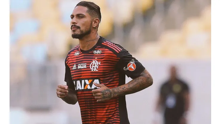 Paolo Guerrero con la camiseta de Flamengo.