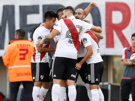 Con un cabezazo de Pinola y un golazo de Scocco, River tiene un pie en la Sudamericana