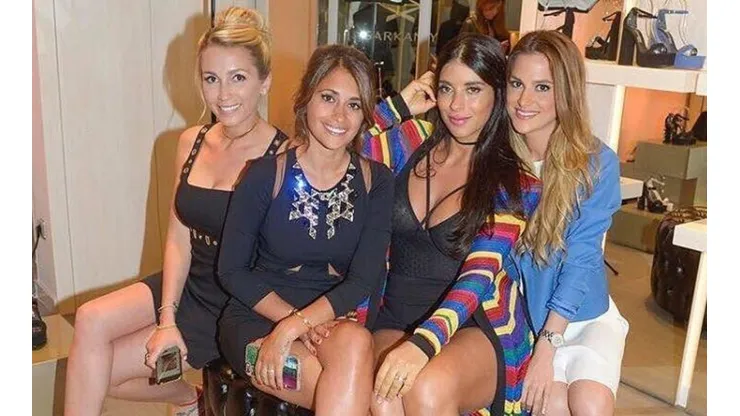 Foto de Antonella Roccuzzo con sus amigas.
