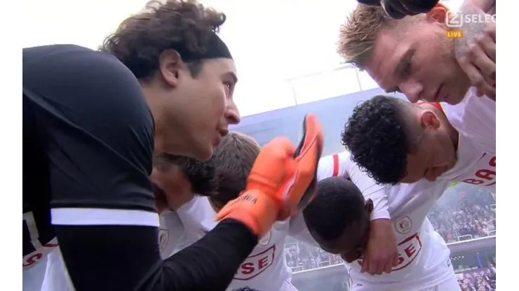 Memo Ochoa con el Standard de Lieja