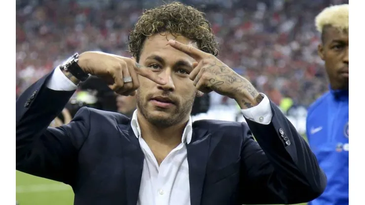 Neymar ya no es el de antes: quiso tirar magia, pero le falló el truco