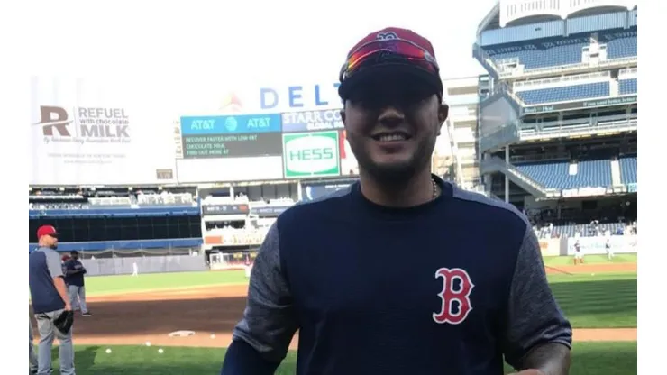 Héctor Velázquez presumió su playera en las redes sociales.