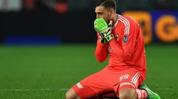 PUEDE FALLAR. Donnarumma dejó vivo un balón en el área chica y lo pagó caro (Foto: Getty).