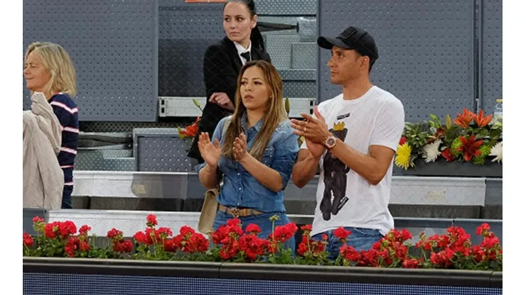 Keylor Navas fue a ver tenis y se llevó de regalo la raqueta de Verdasco