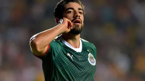INSULTOS CAROS. Rodolfo Pizarro, que todavía está en Chivas, sufrió una multa económico por sus insultos al América.
