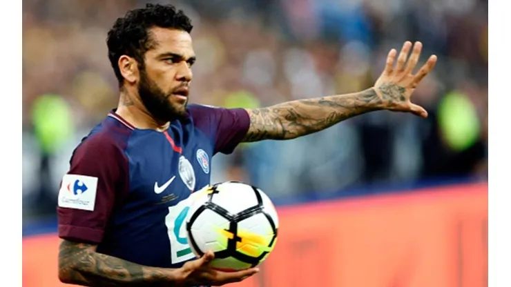 En Brasil son pesimistas respecto a la Lesión de Dani Alves