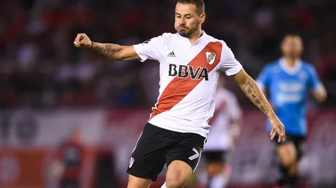 Mora se queda en River