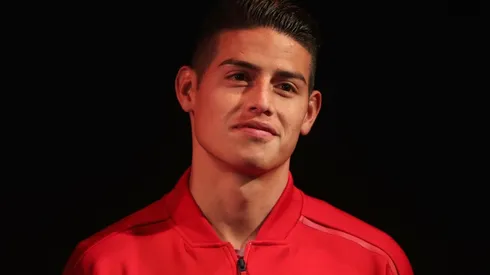 DE MODELO. James Rodríguez durante la presentación del nuevo uniforme del Bayern Múnich (Foto: Getty).