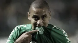 ¡LO TUYO ES LA ACTUACIÓN! Wellington tiene un futuro asegurado si deja el fútbol.