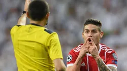 PROTESTA BÁVARA. James Rodríguez le reclama al árbitro en Real Madrid-Bayern Múnich (Foto: Getty).