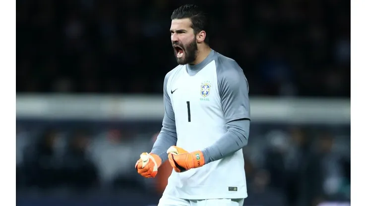Alisson, una garantía en el arco de la Roma.