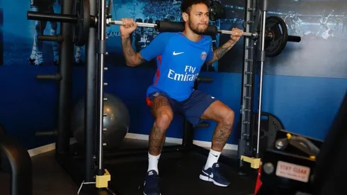 CON TODO. Neymar Jr. en el gimnasio del Paris Saint-Germain a 40 días de Rusia 2018.