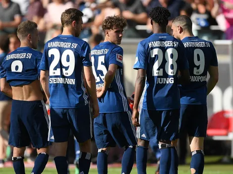 Los hinchas del Eintracht cargan a los del Hamburgo por posible descenso