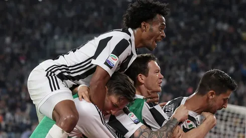 FESTEJA EL LÍDER. Juventus celebra el tanto de Khedira en el triunfo ante Bologna (Foto: Getty).